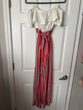 Francesca’s Jumpsuit White and Coral Size Medium New with Tags